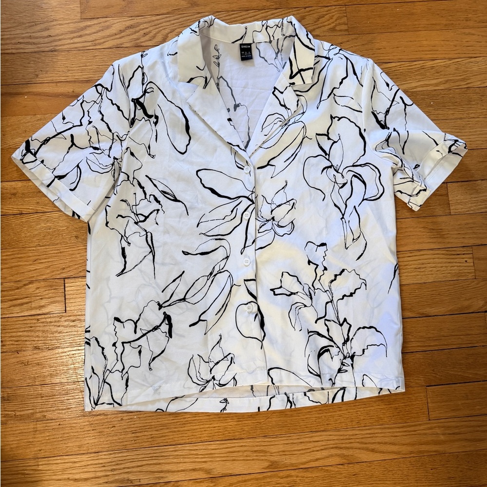 SHEIN Floral Flowy Button Down Short Sleeve Shirt Women’s L